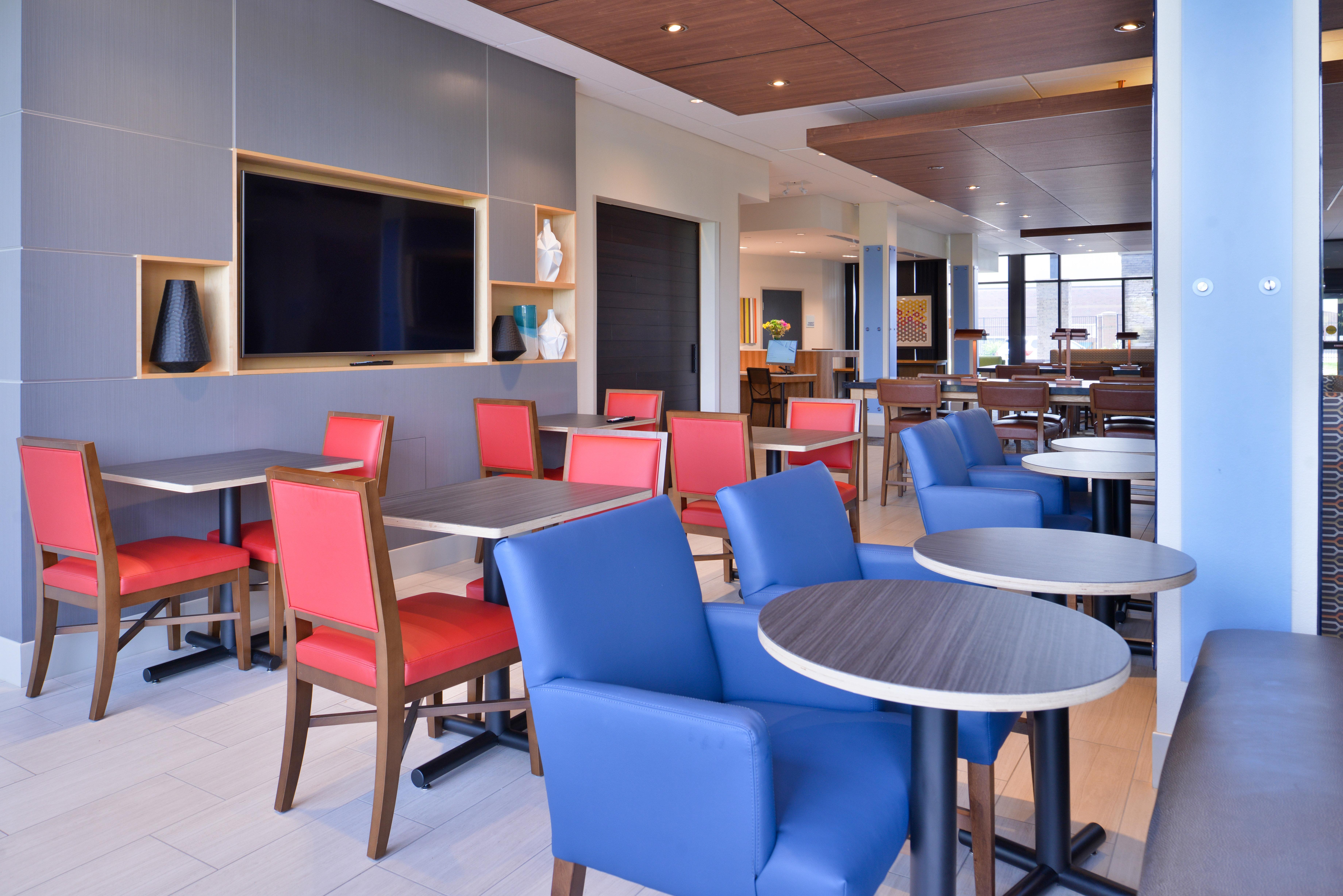 Holiday Inn Express & Suites - Olathe West By Ihg Bagian luar foto