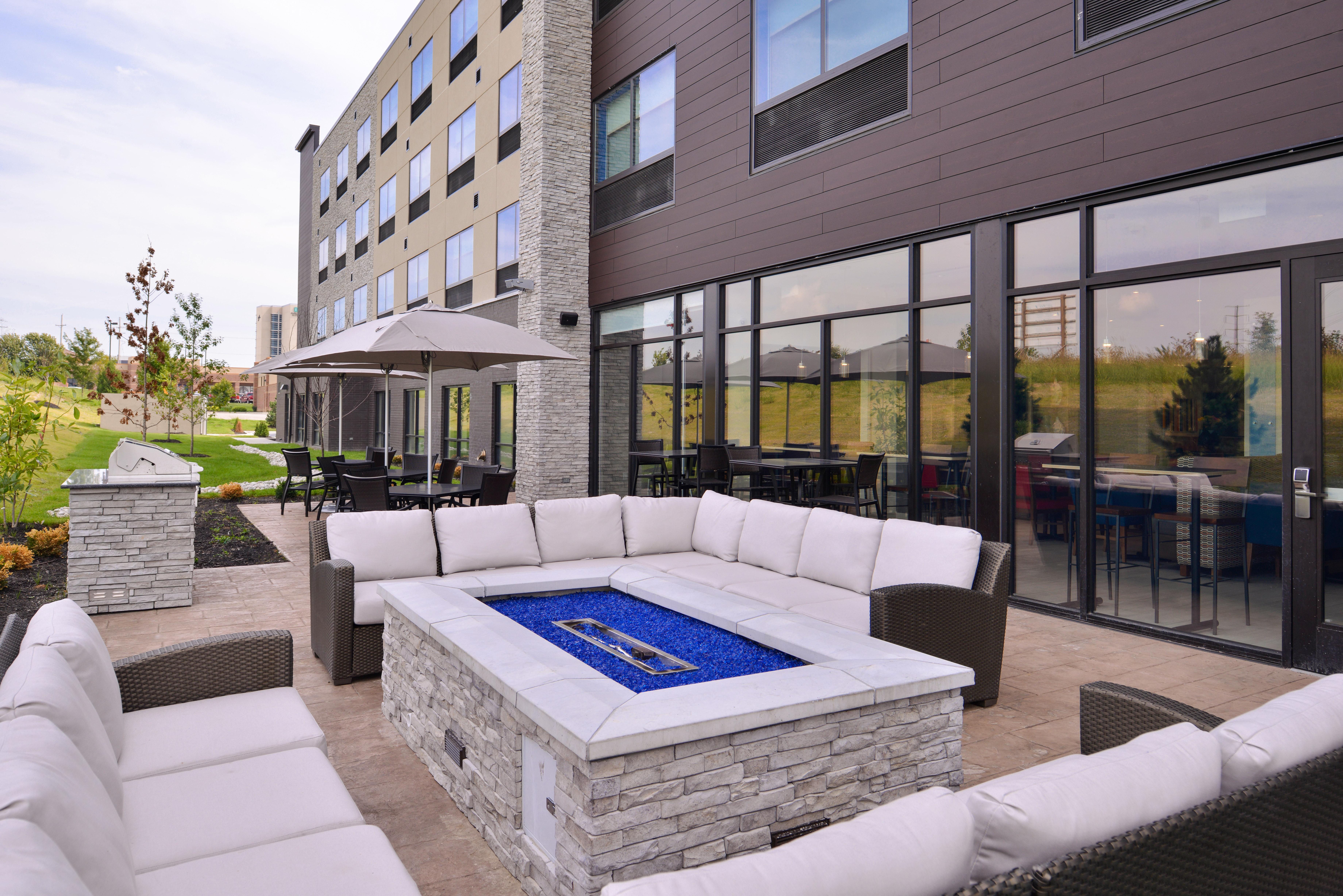 Holiday Inn Express & Suites - Olathe West By Ihg Bagian luar foto