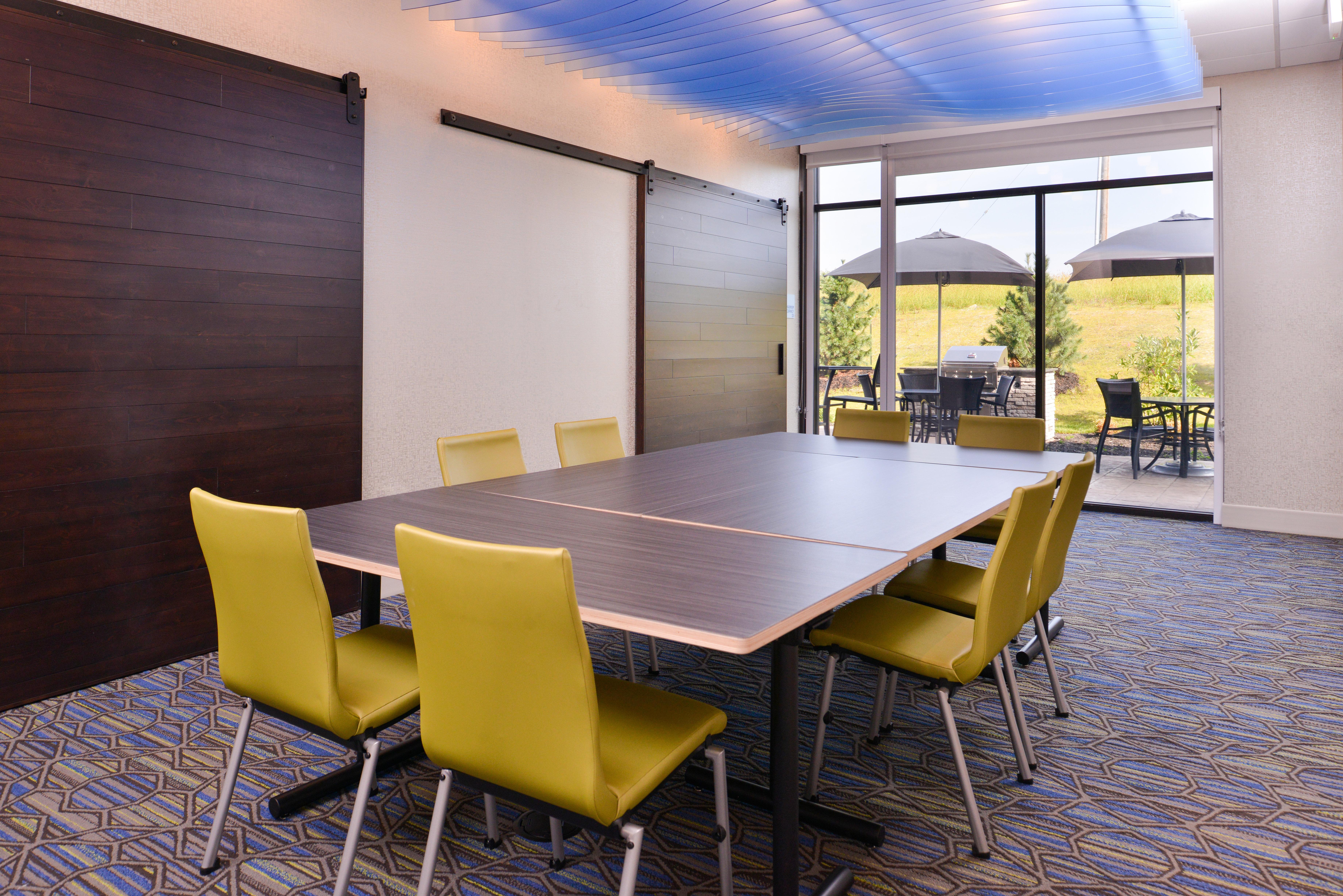 Holiday Inn Express & Suites - Olathe West By Ihg Bagian luar foto