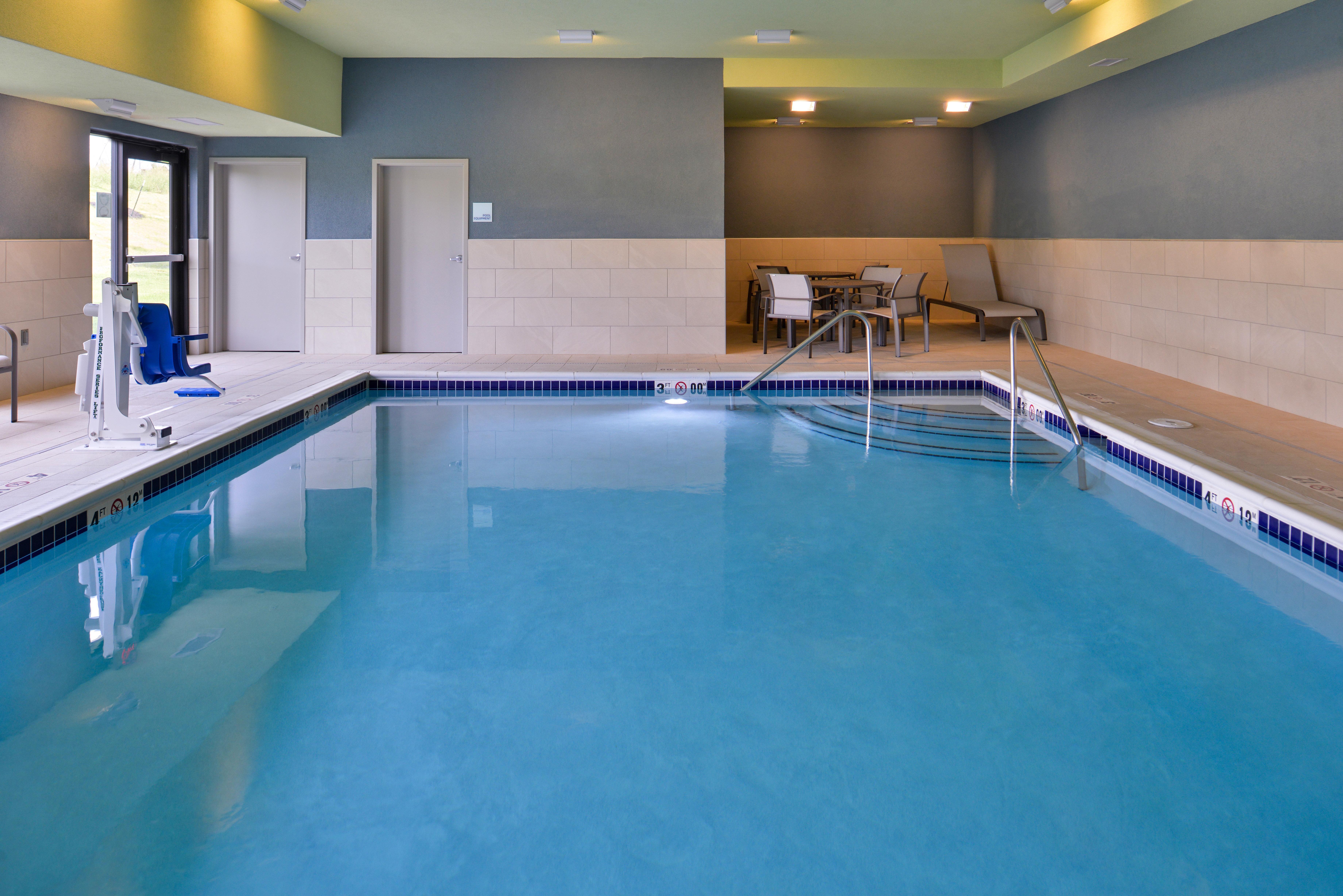 Holiday Inn Express & Suites - Olathe West By Ihg Bagian luar foto