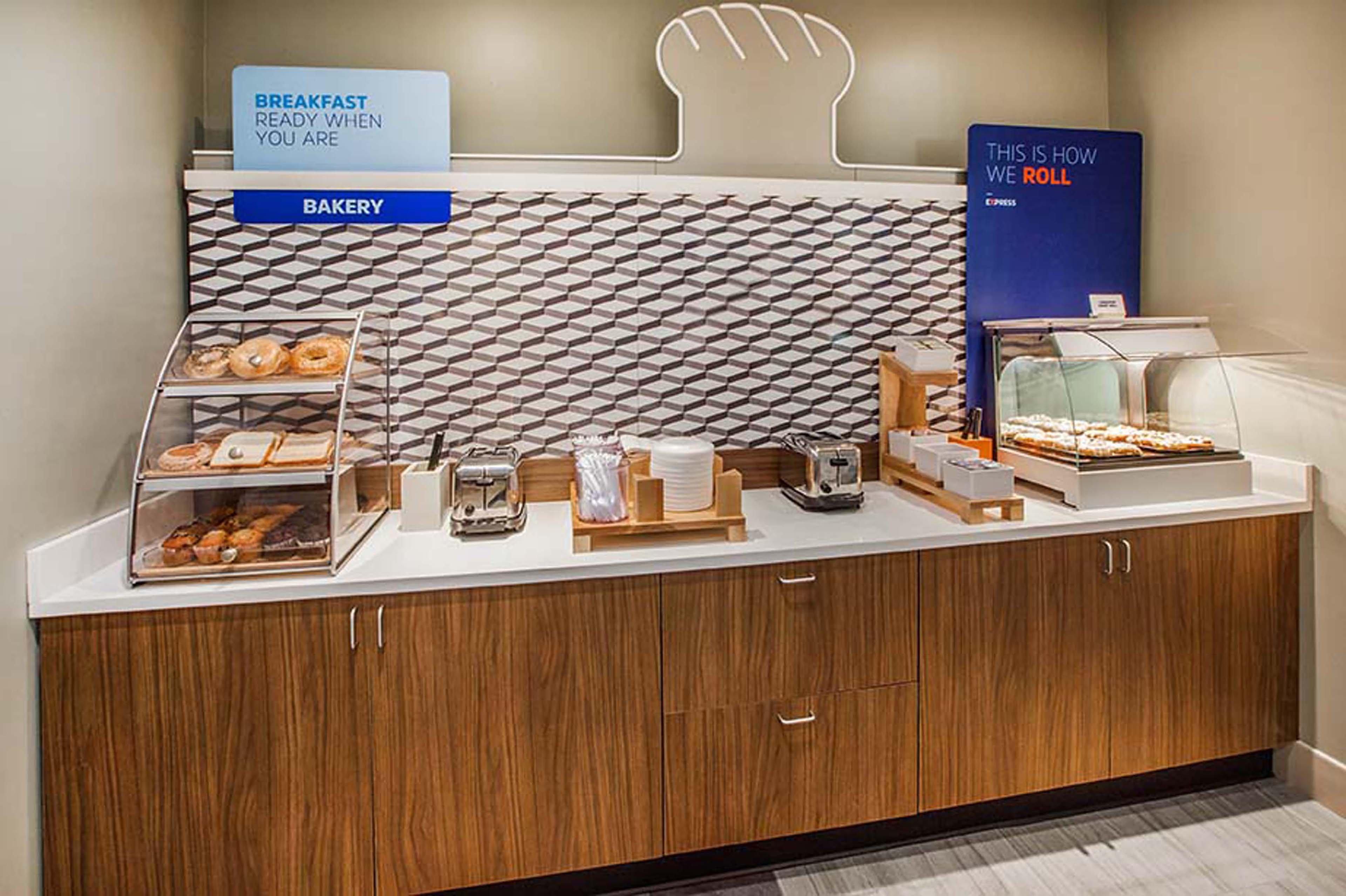 Holiday Inn Express & Suites - Olathe West By Ihg Bagian luar foto