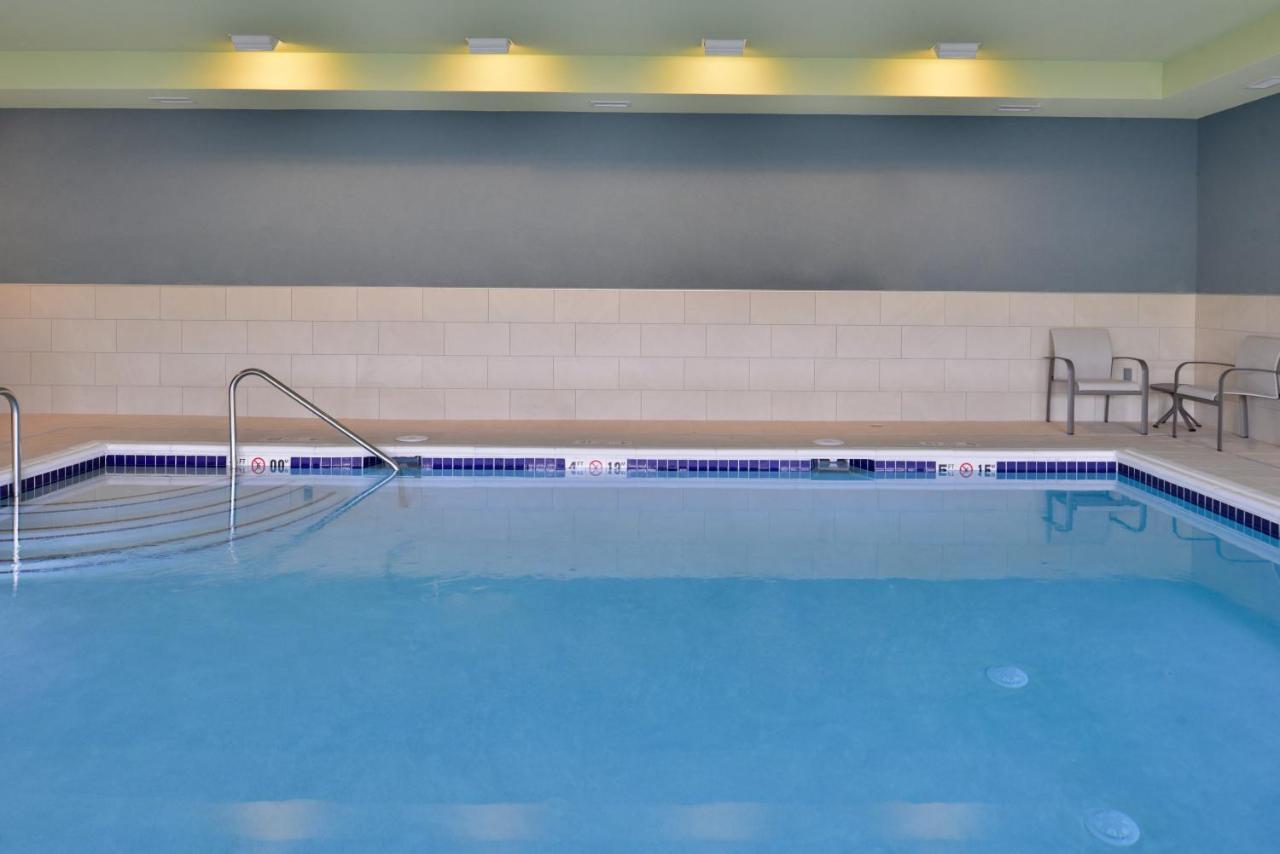 Holiday Inn Express & Suites - Olathe West By Ihg Bagian luar foto